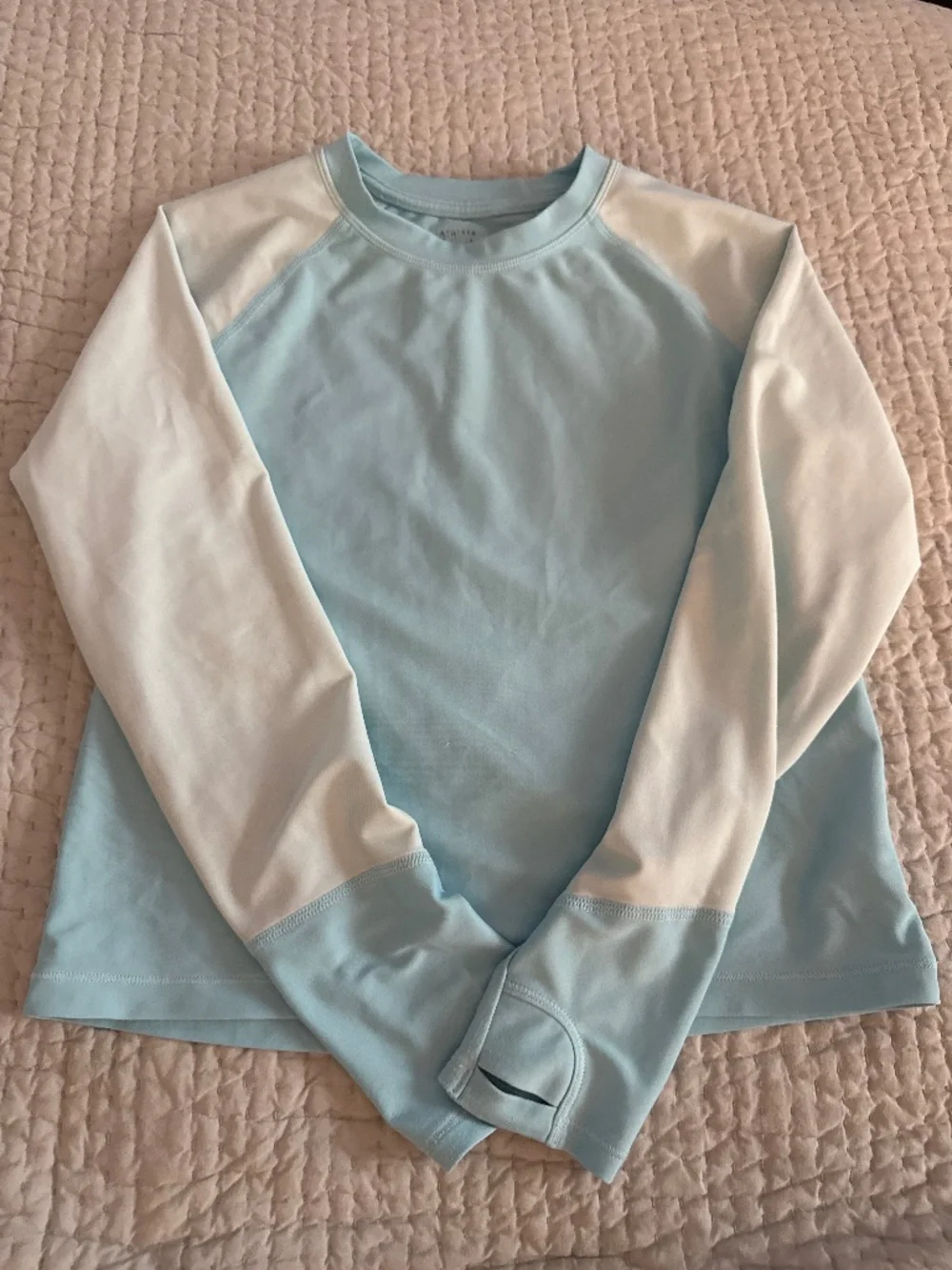 ATHLETA girls M (8-10) light blue rash gaurd